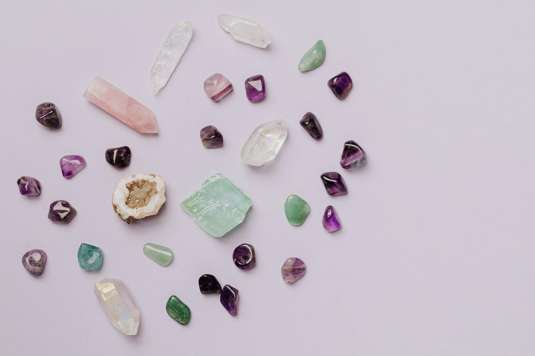 Birthstones by Month: A Calm, Expert Guide to Meaning, Color, Care, and Gift‑Ready Jewelry