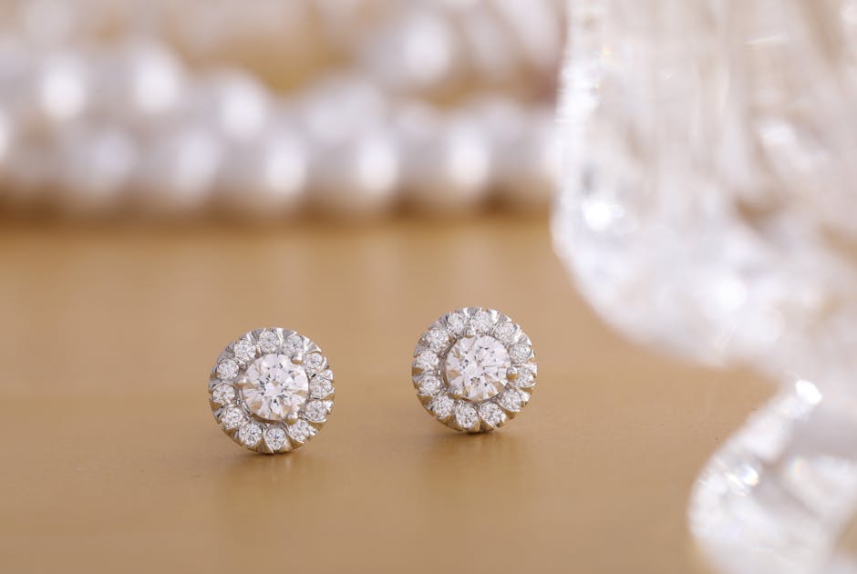 The Ultimate Guide to Buying Women's Luxury Earrings