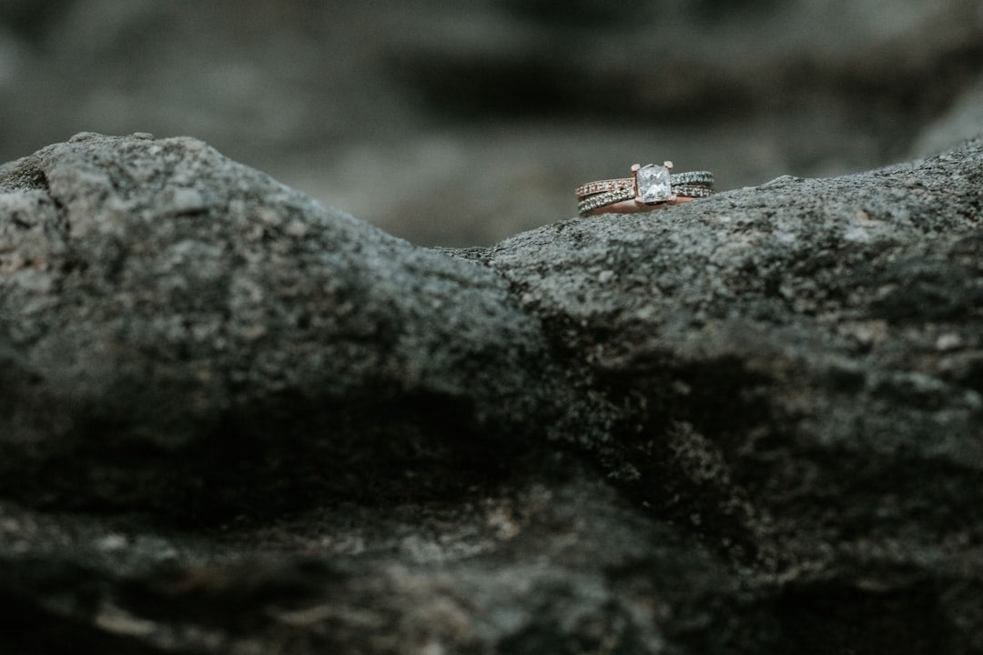 From Hollywood Hills to Your Hand: The Ultimate Guide to Diamond Rings in LA