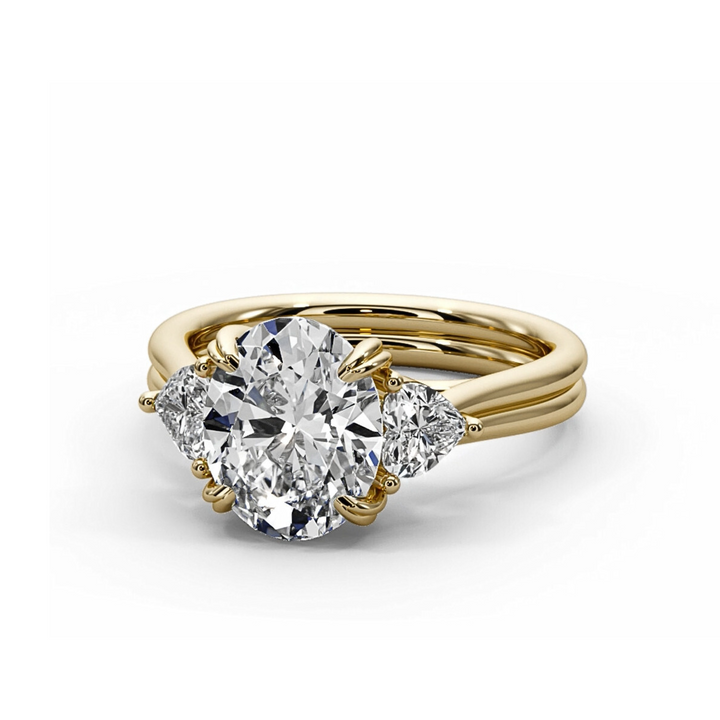 The Amora – Oval & Heart Diamond Ring in 18K Gold