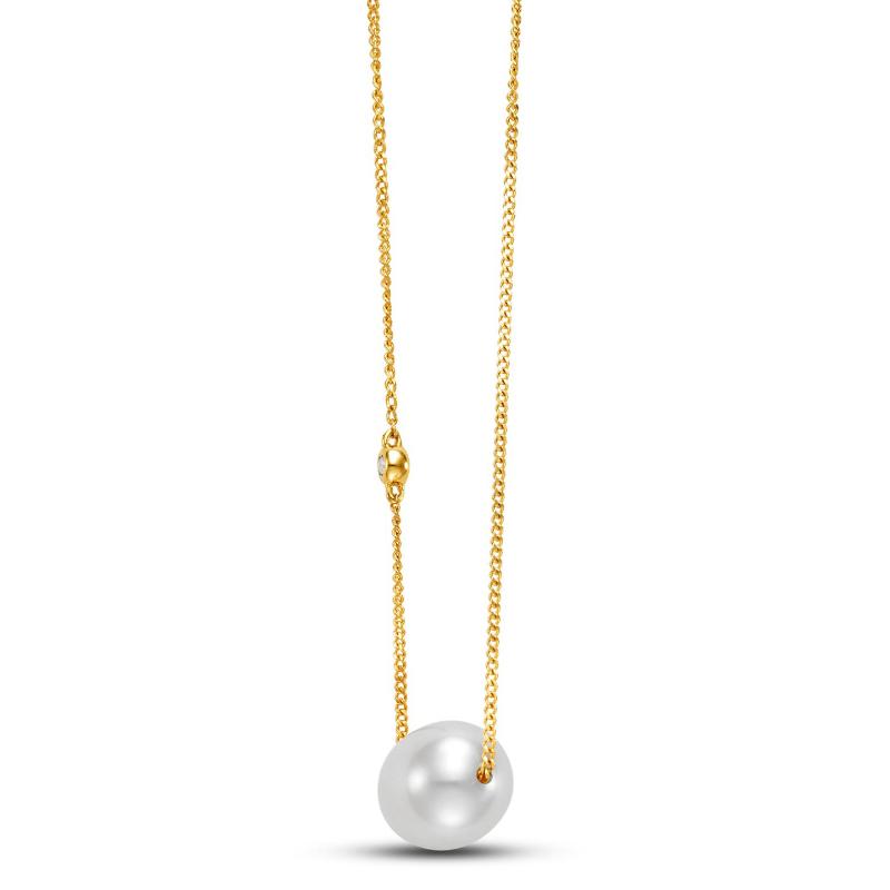 Gold necklace with a pearl and a diamond