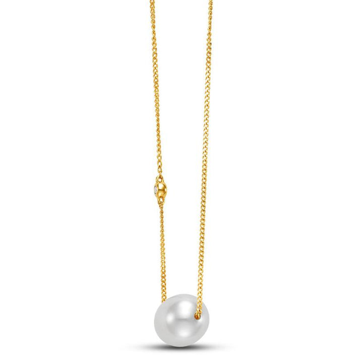 Gold necklace with a pearl and a diamond