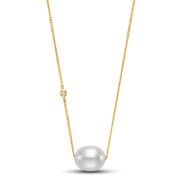 Gold necklace with a pearl and a diamond