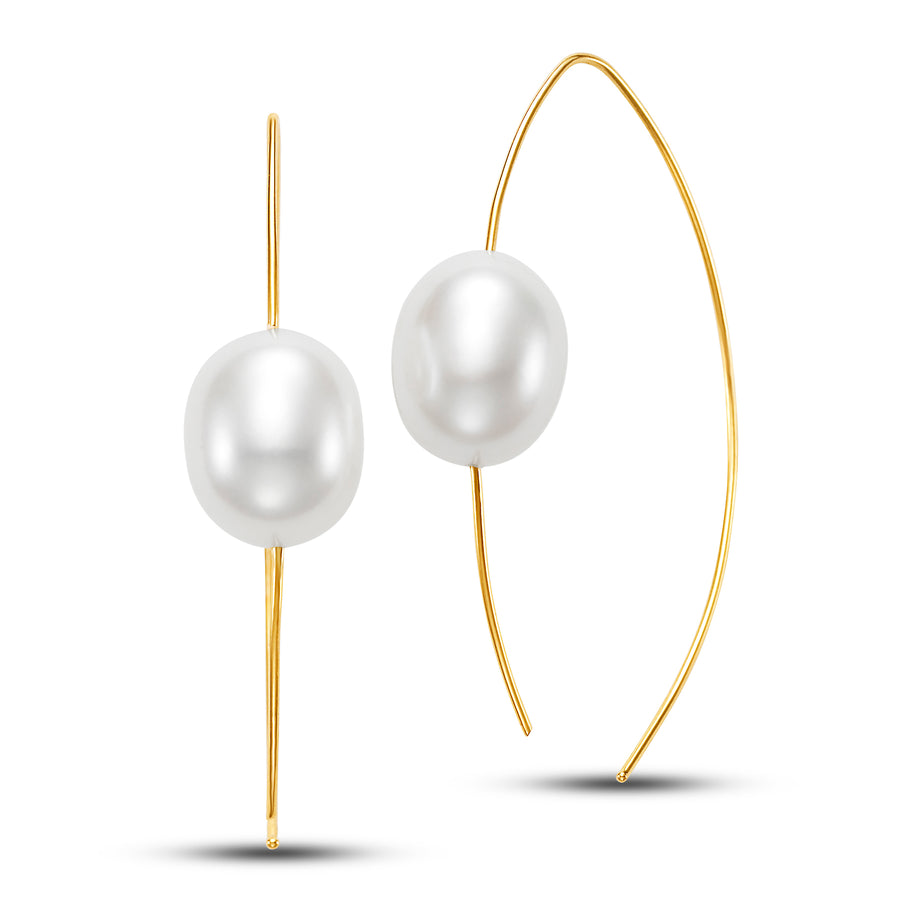 Pair of pearl earrings With a gold thin bar across the pearl