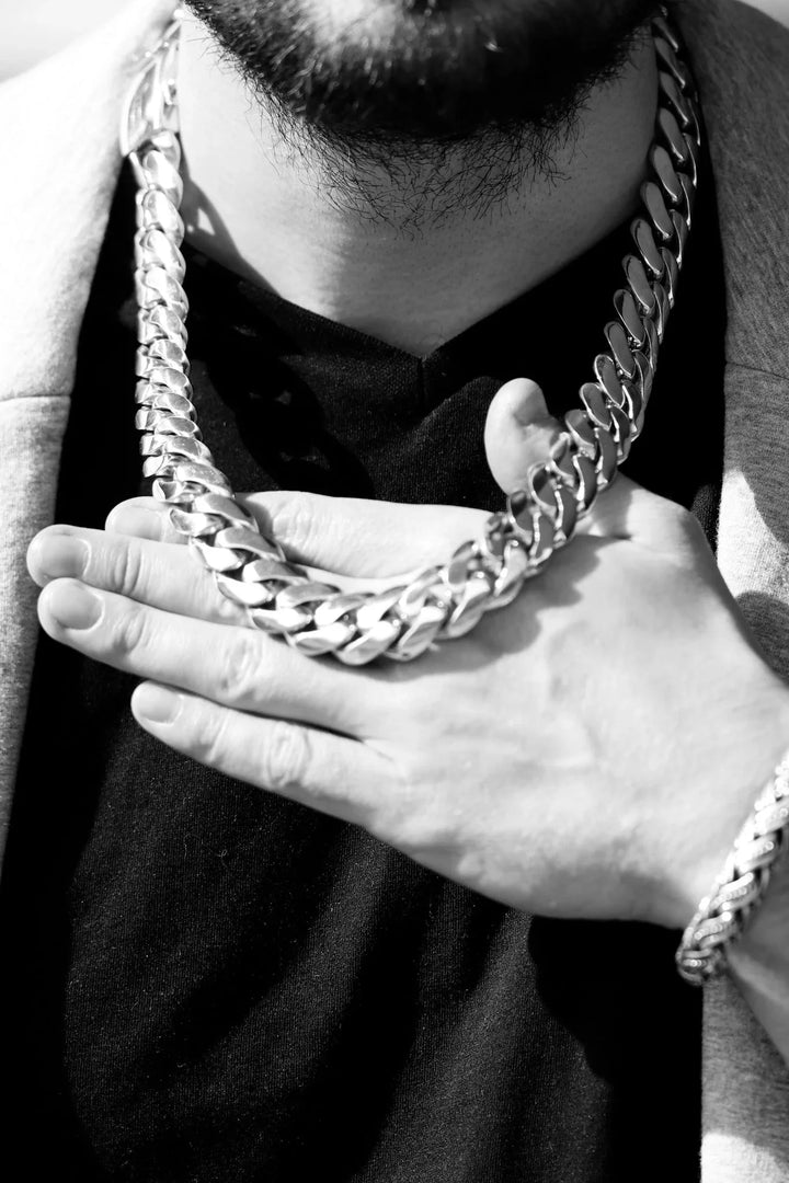CHUNKY SILVER CUBAN NECKLACE (20 MM)