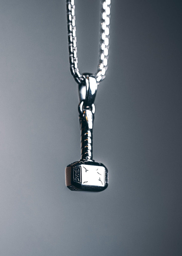 MJÖLNIR Silver Pendant