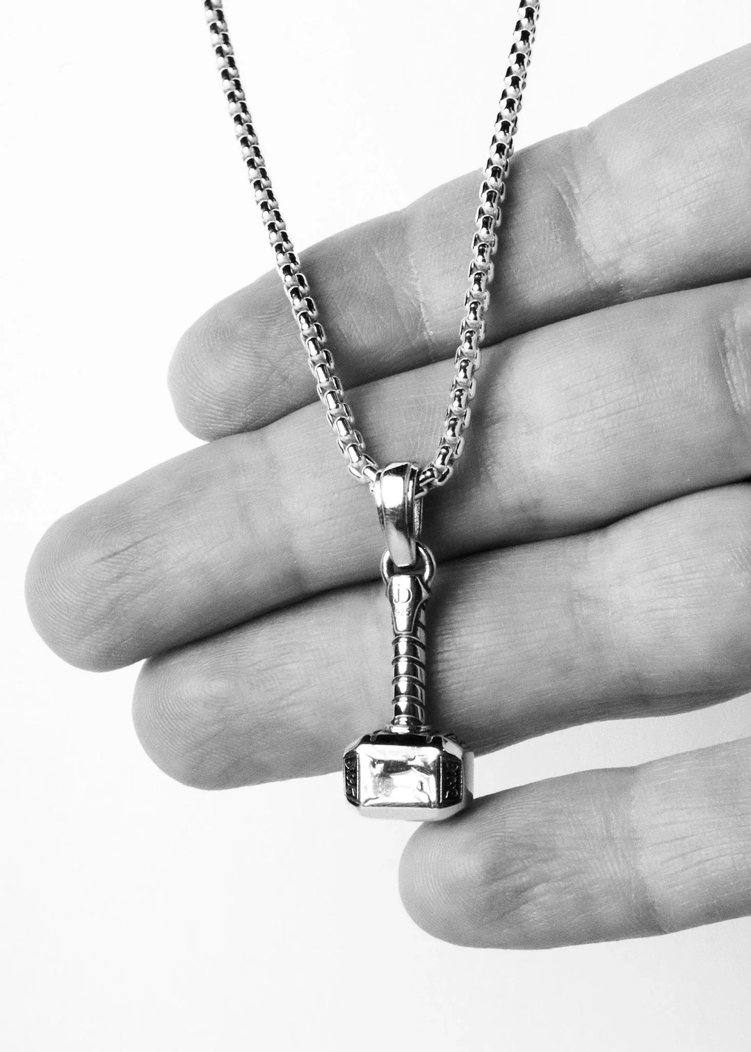 MJÖLNIR Silver Pendant