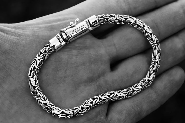 Byzantine silver bracelet | D-shape