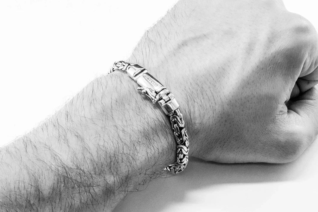 Byzantine silver bracelet | Oval