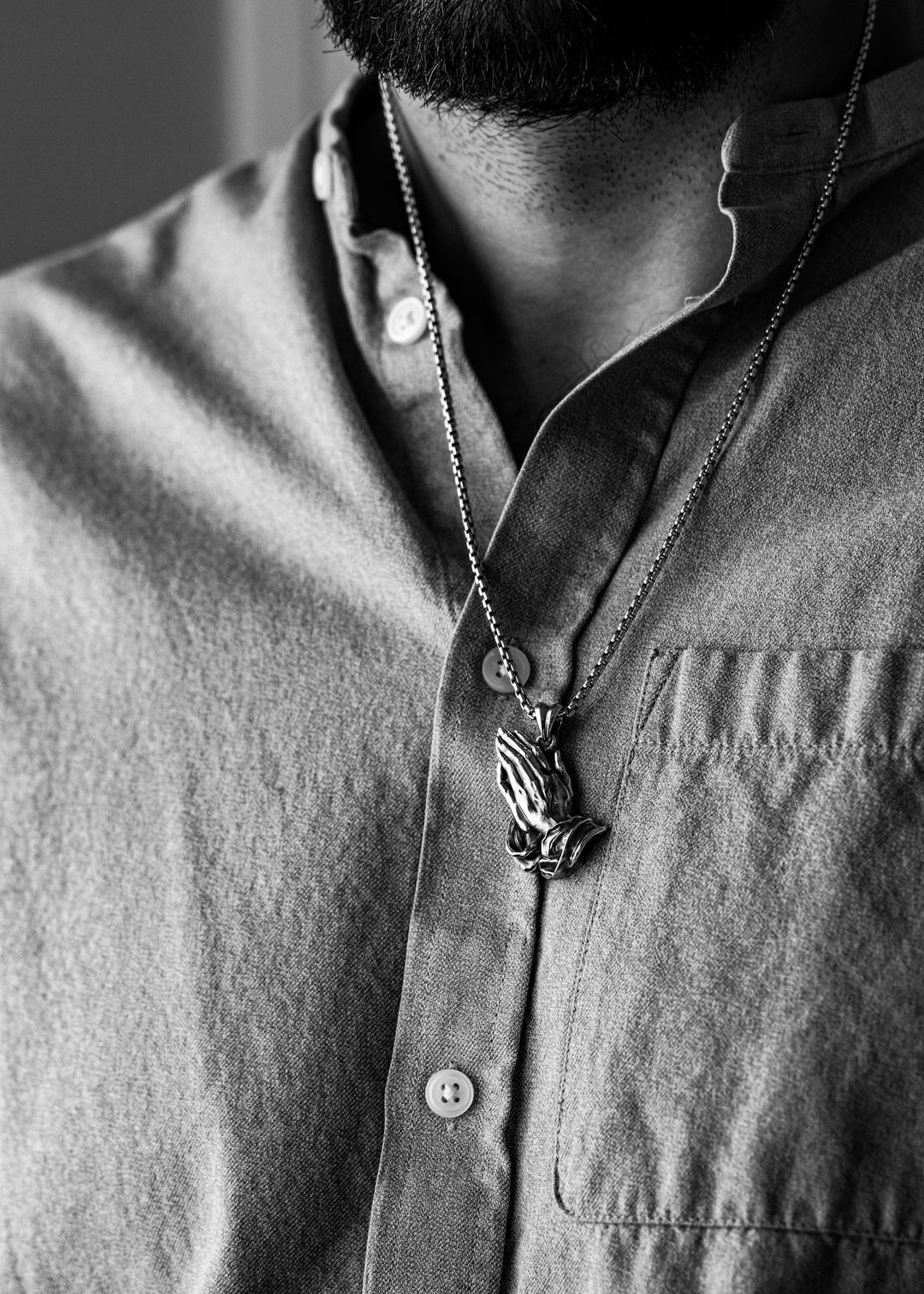 14k Yellow Gold PRAYING HANDS Pendant