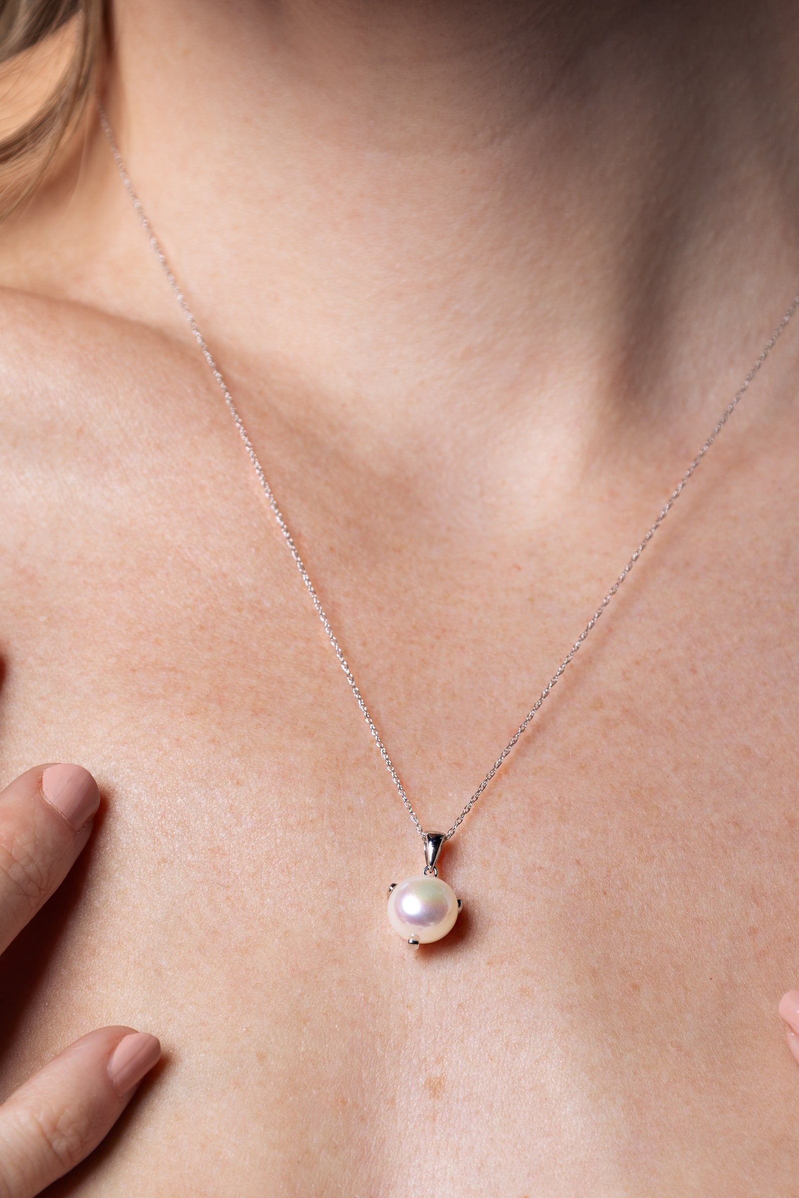 woman wearing9-9.5mm  Freshwater Pearl Pendant in 14K White Gold